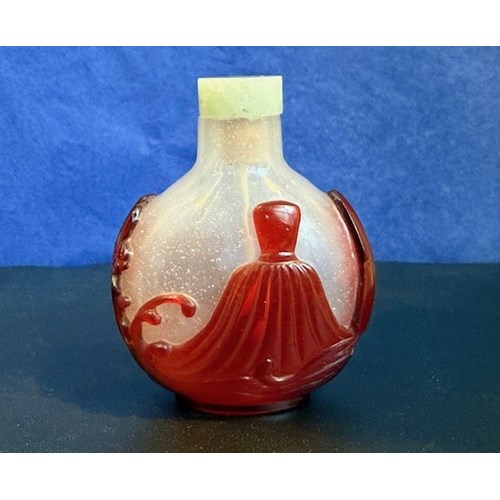 Snuff bottle overlay red on opalescent ground